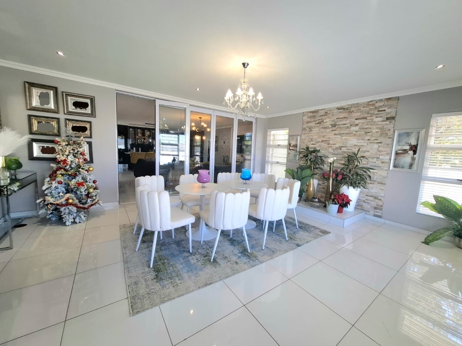 5 Bedroom Property for Sale in Gonubie Eastern Cape